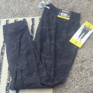Kirkland Signature Women's Camo Black Gray Joggers Size Small